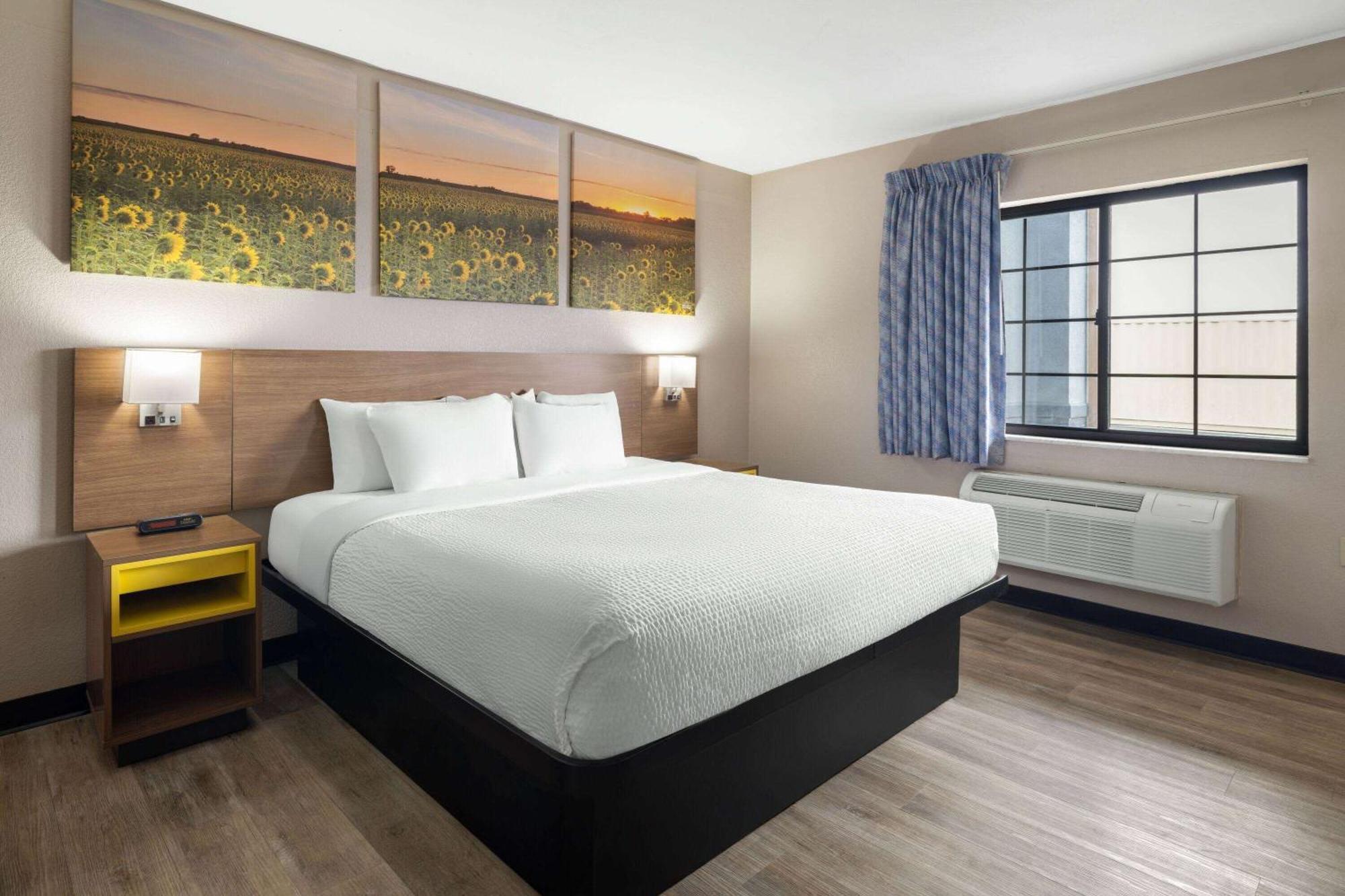 Days Inn & Suites By Wyndham Kokomo Extérieur photo