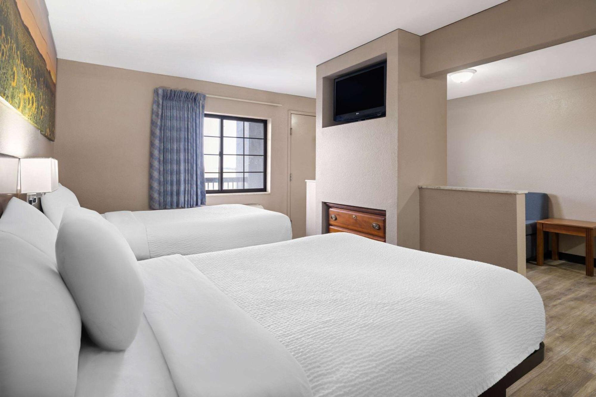 Days Inn & Suites By Wyndham Kokomo Extérieur photo
