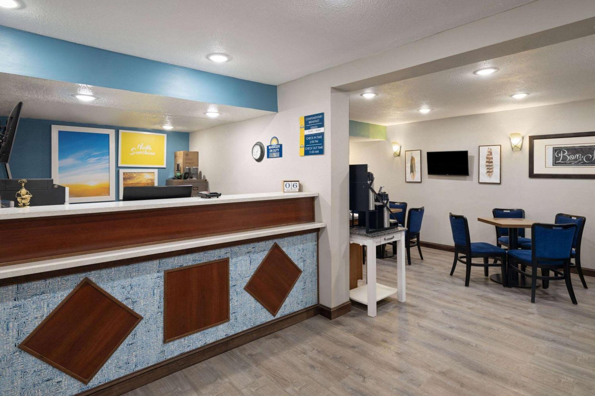 Days Inn & Suites By Wyndham Kokomo Extérieur photo