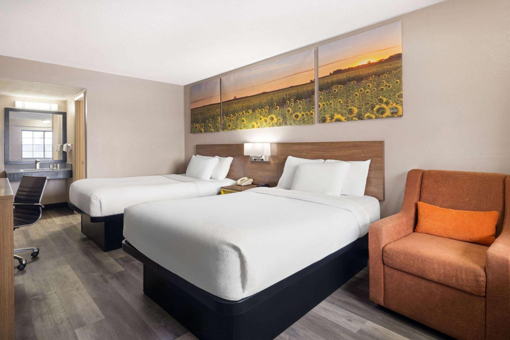 Days Inn & Suites By Wyndham Kokomo Extérieur photo
